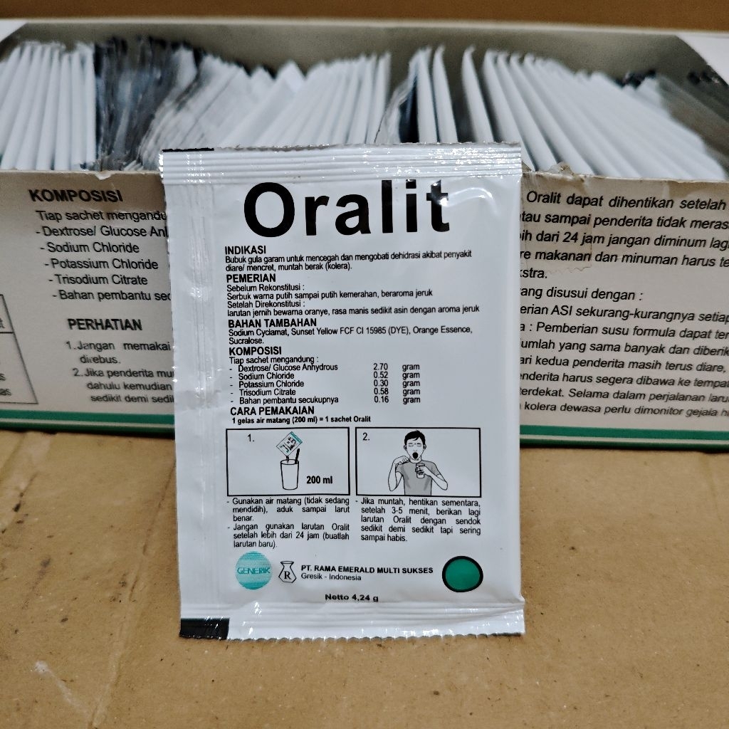 Oralit 1 Sachet - Serbuk Elektrolit untuk Atasi Dehidrasi Anak