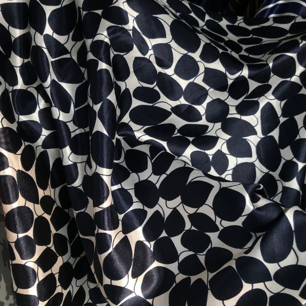 kain satin motif ~ kain satin motif bunga ~ kain satin motif abstrak ~ kain satin silk motif abstrak