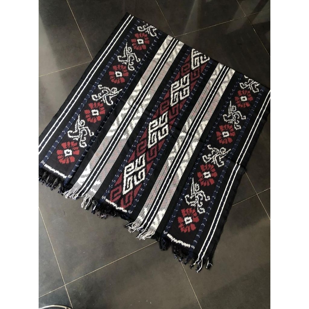 kain tenun etnik kalimantan
