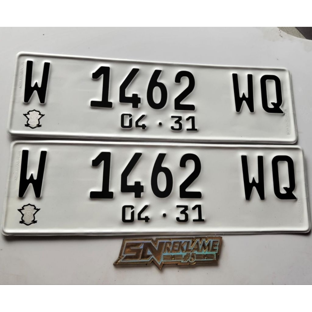 plat custom mobil variasi
