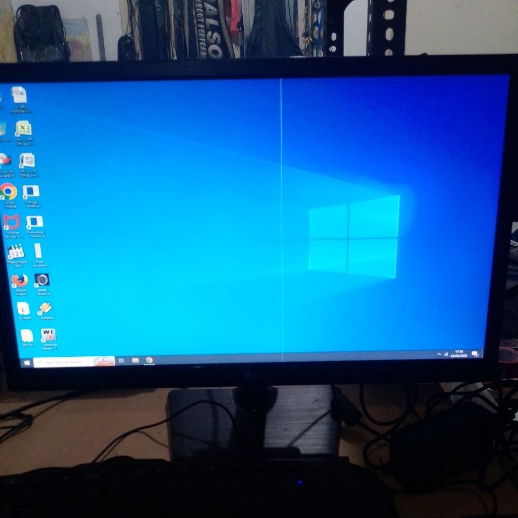 MONITOR BEKAS 22" LG LED HDMI NORMAL BERGARIS CEK FOTO