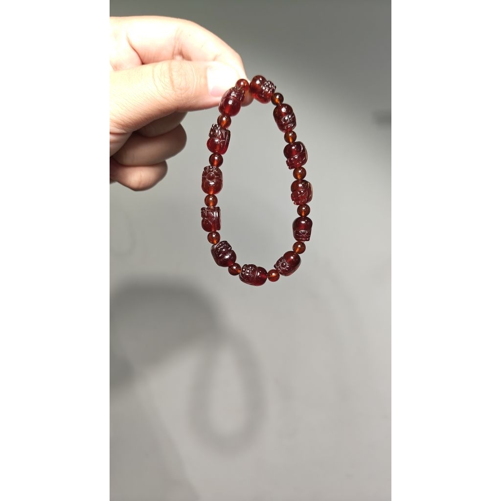 Garnet Pixiu Bracelet – Gelang Batu Garnet Natural dengan Charm Pixiu Elegan
