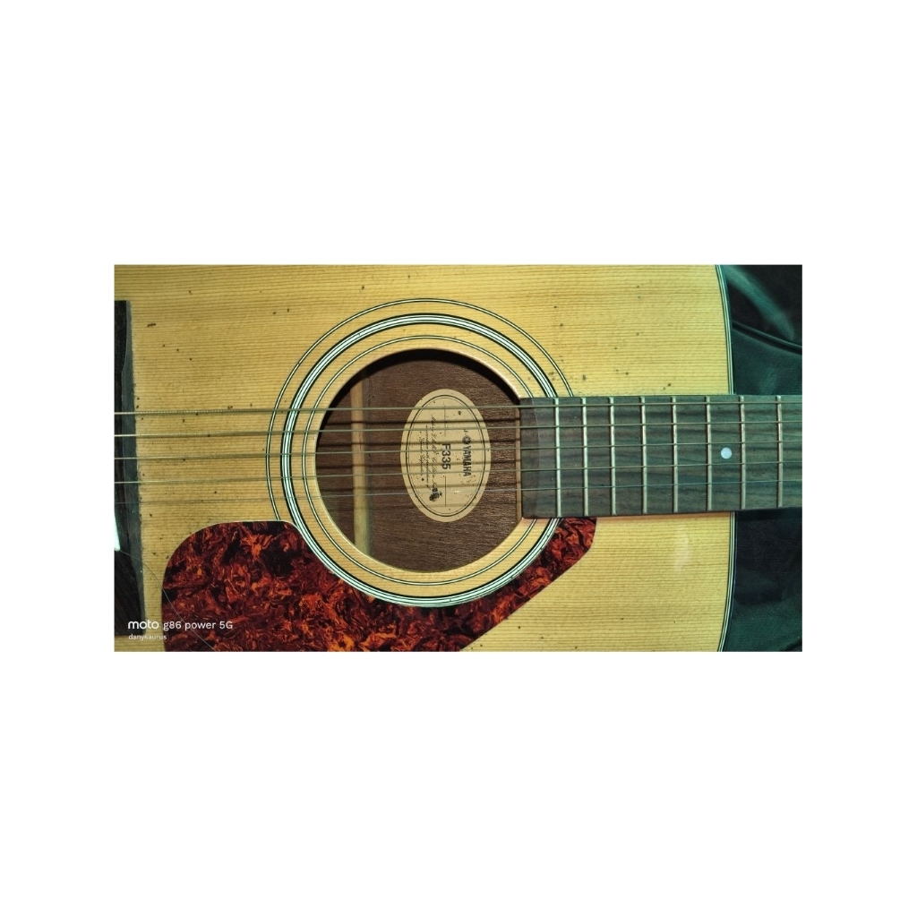 Gitar akustik Yamaha F335 second mulus normal