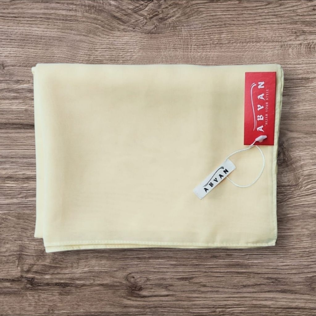 hijab segiempat warna butter yellow/hijab bella square butter yellow