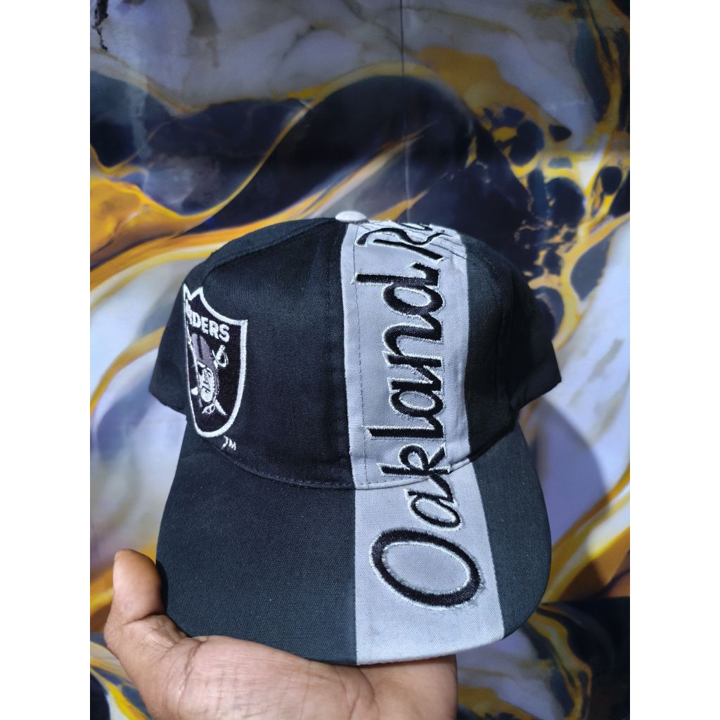 Topi Vintage Raiders Sports Specialities..