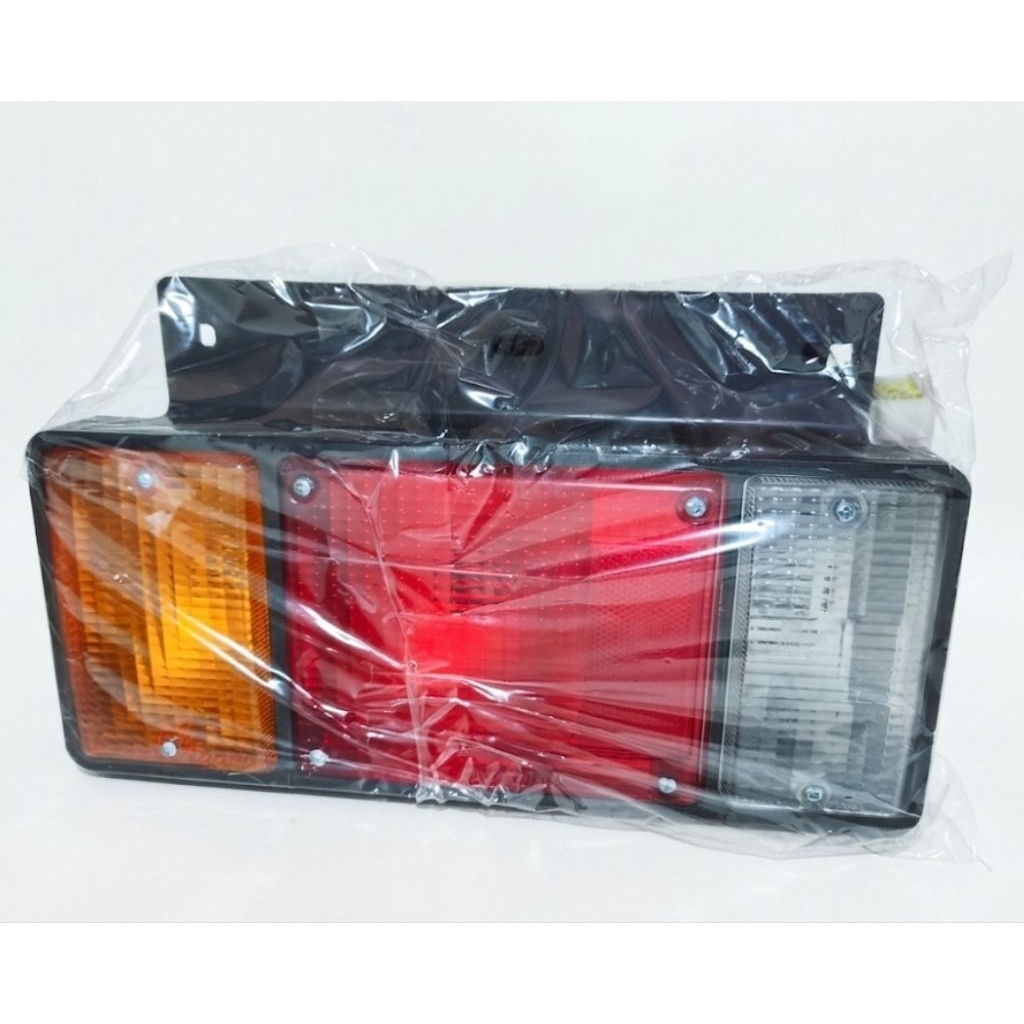 lampu belakang kiri isuzu elf