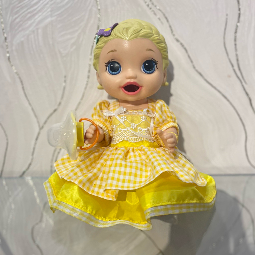 Baby alive snacking lily. Bisa makan+minum free 1 empeng+1bajj