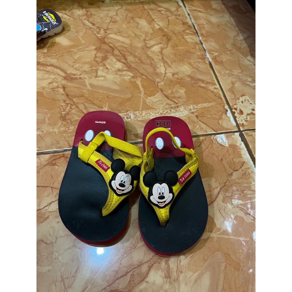 Sandal Bayi Zuma Sandal Jepit Karet dengan Tali Belakang, Nyaman Dipakai Seharian