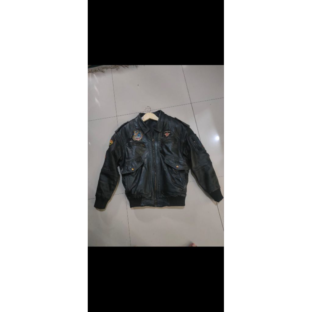 vintage leather jacket pilot aviator