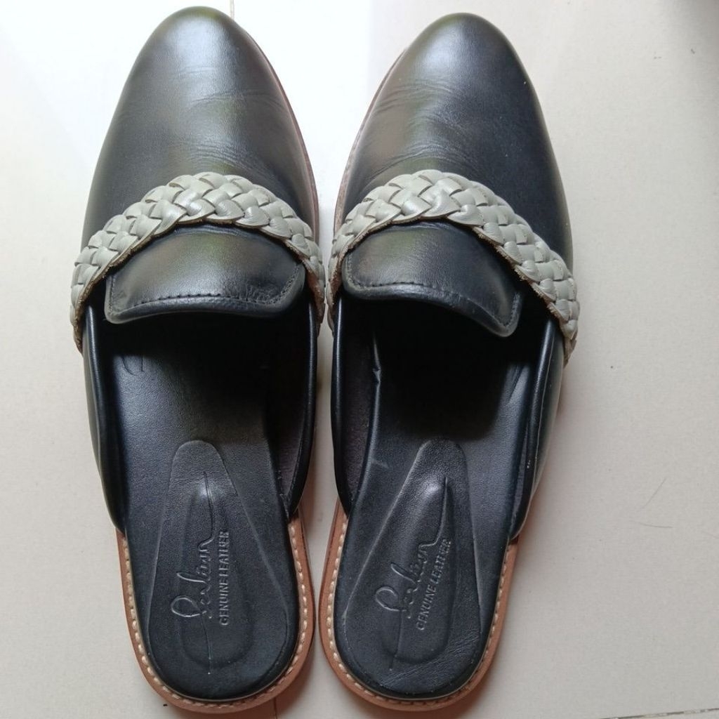 sepatu kulit serlium