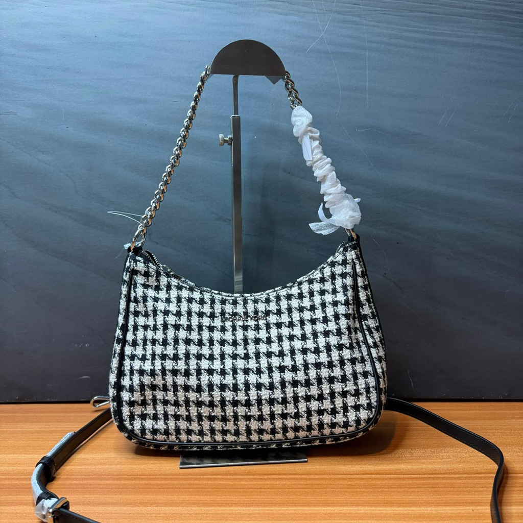 MK Jet Set shoulder sling black white no pricetag