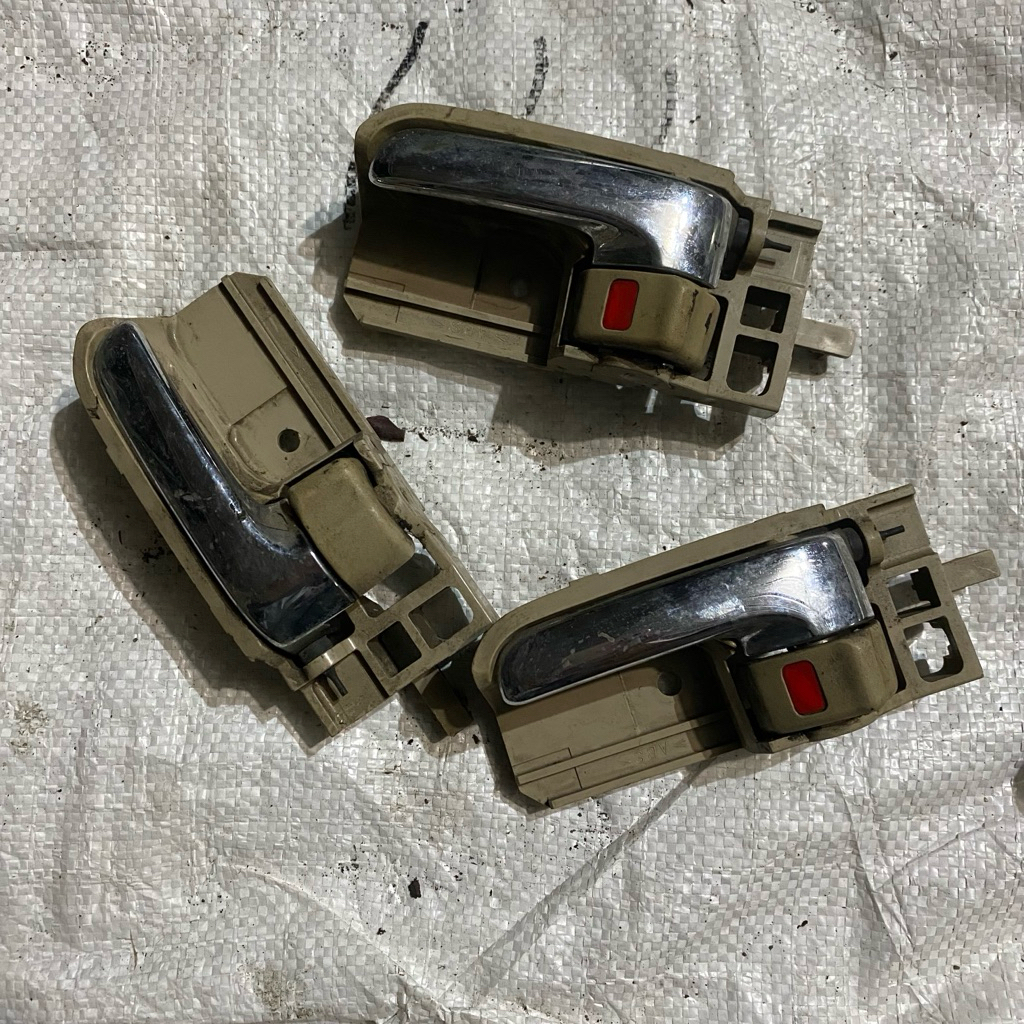 handle handel pintu dalam altis copotan mobil original