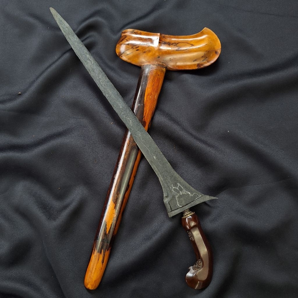 Keris Dhapur Tilam Upih Pamor Nunggak Semi Rojo Gundolo Tangguh Tuban Mataram