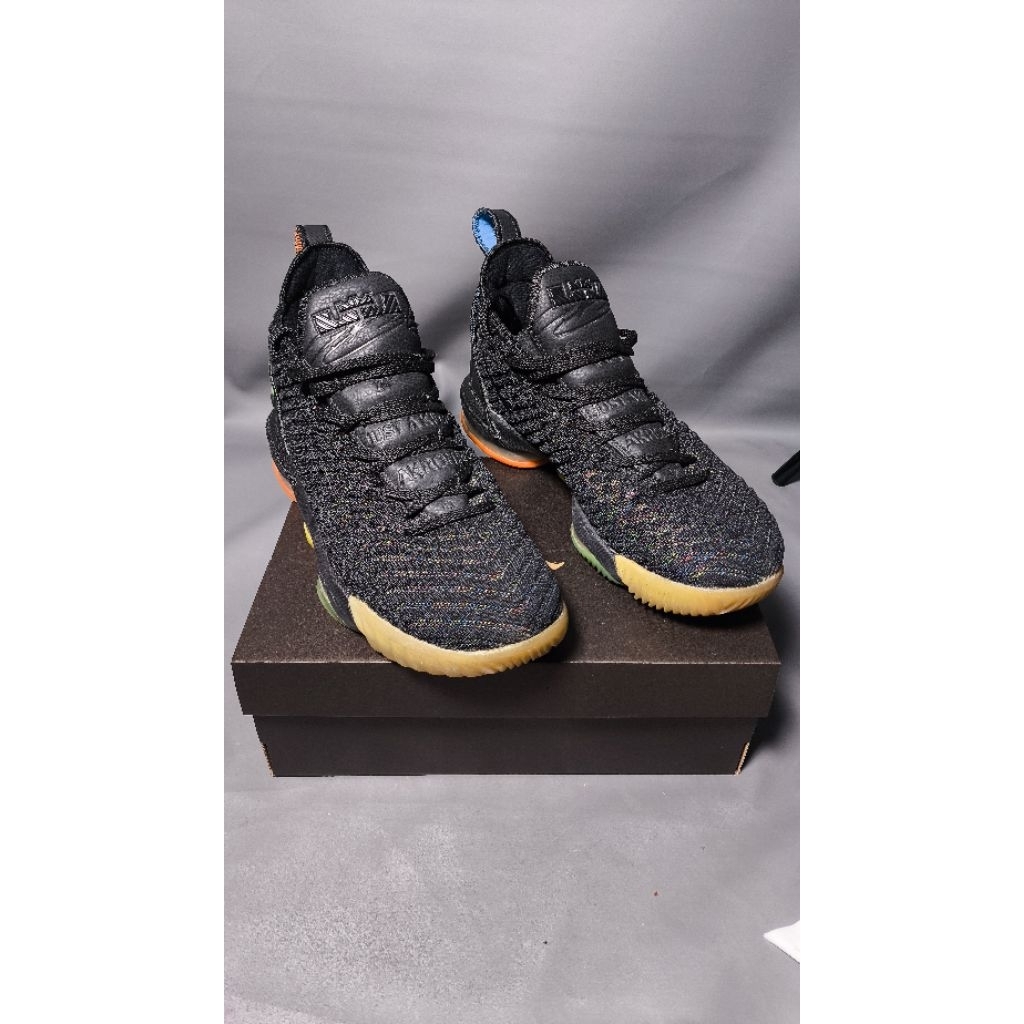 Sepatu basket casual sneakers Nike Lebron 16 "Promise" second bekas