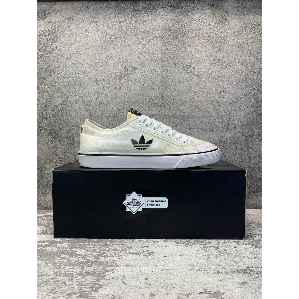 Sepatu Second Casual  Adidas Nizza Trefoil White Black  Size 42 insole 26,5 cm  Original Guarantee 1