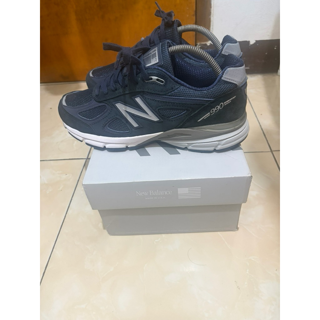 new balance 990 v4