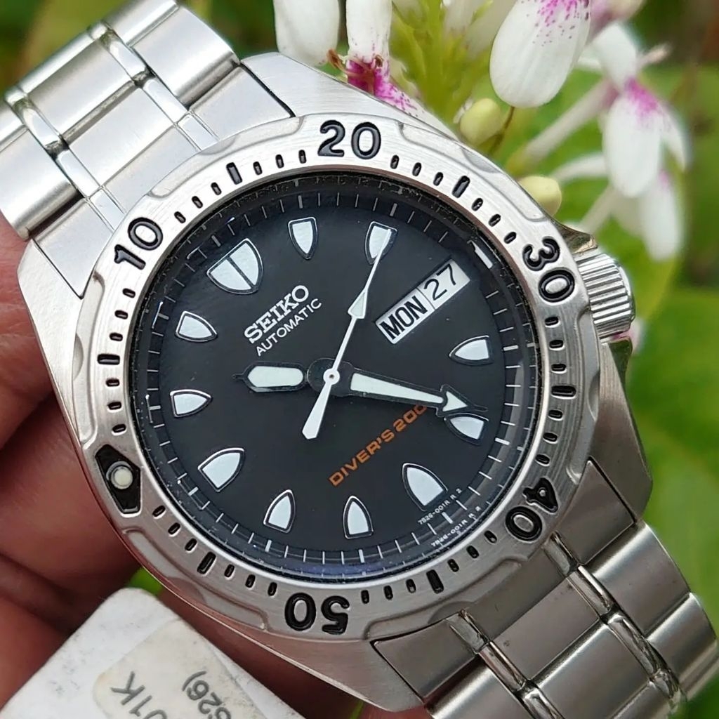 Seiko Midsize Diver 200m SKX001 | SKX001K | 7S26-0010