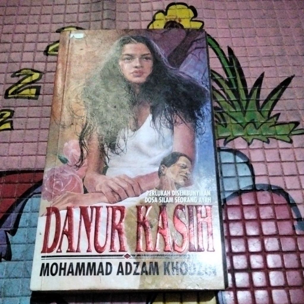 NOVEL DANUR KASIH