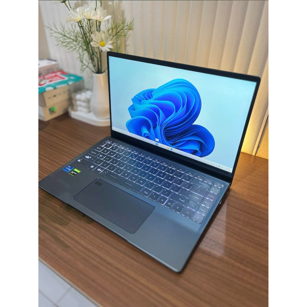Laptop MSI Prestige 14 (Booked)