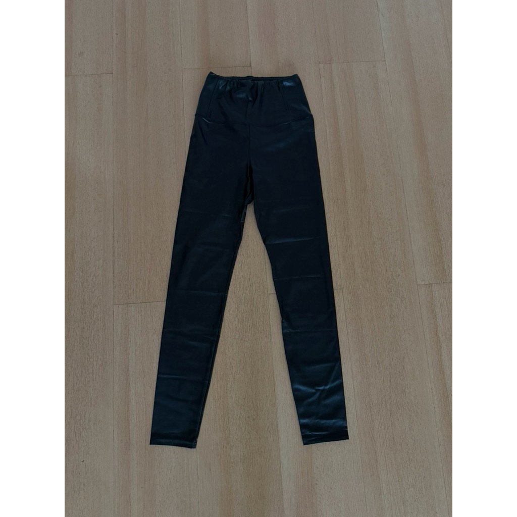 aritzia wilfred free black leather legging / kulit hitam
