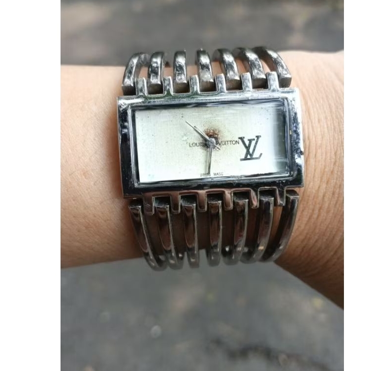 Preloved jam tangan vintage bangle stainless steel LV