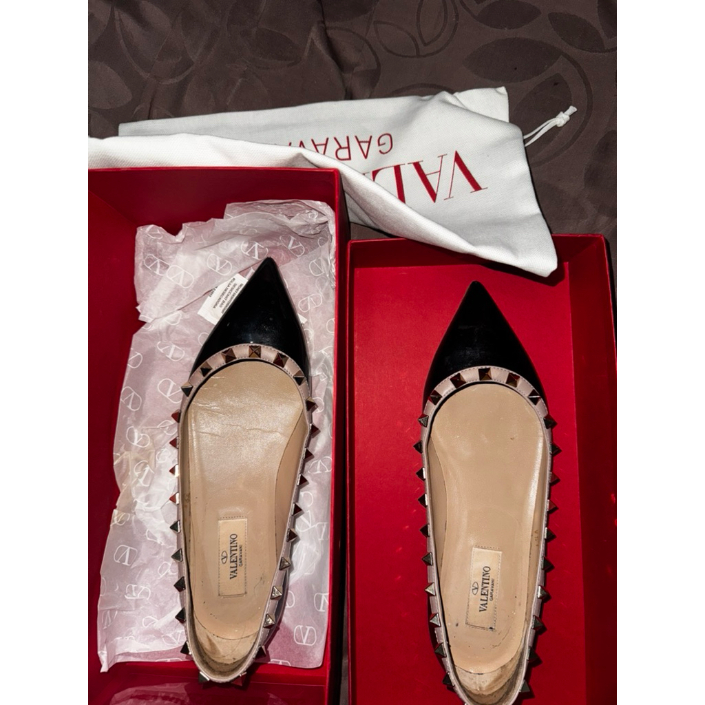 valentino rockstud flat black patent leather