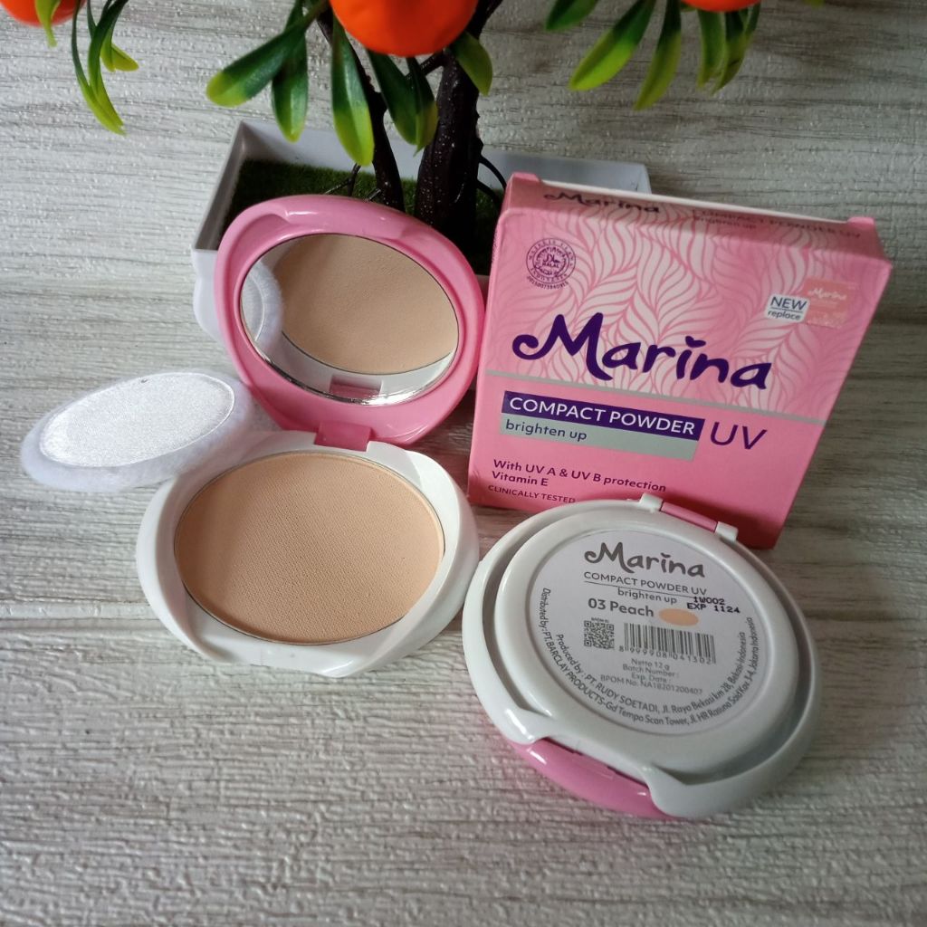 Bedak MARINA Compact Powder Healthy Glowing Look Brighten Up With Vit E & UV Protection 12 gr