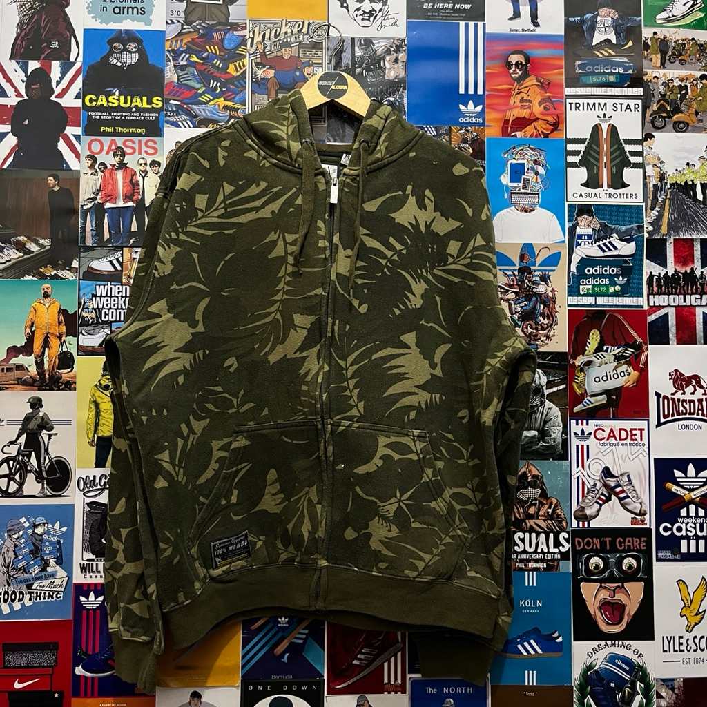 Sweater / Hoodie / Vintage / Second / MAMBO