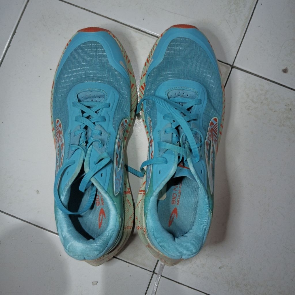 sepatu lari Nineteen 910 Haze Metamozaic second, masih mulus, harga bisa nego, box ada