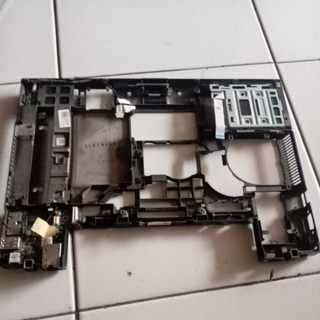 casing bawah dell E6410