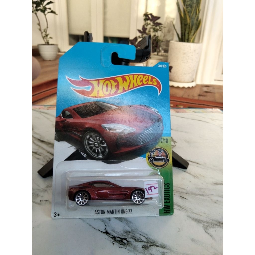 Hot Wheels Aston Martin One-77 HW Exotics
