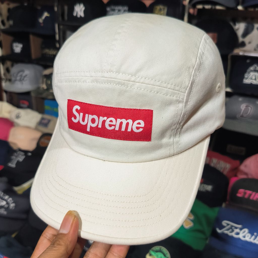 Topi Supreme 5 panel Stone White SS22