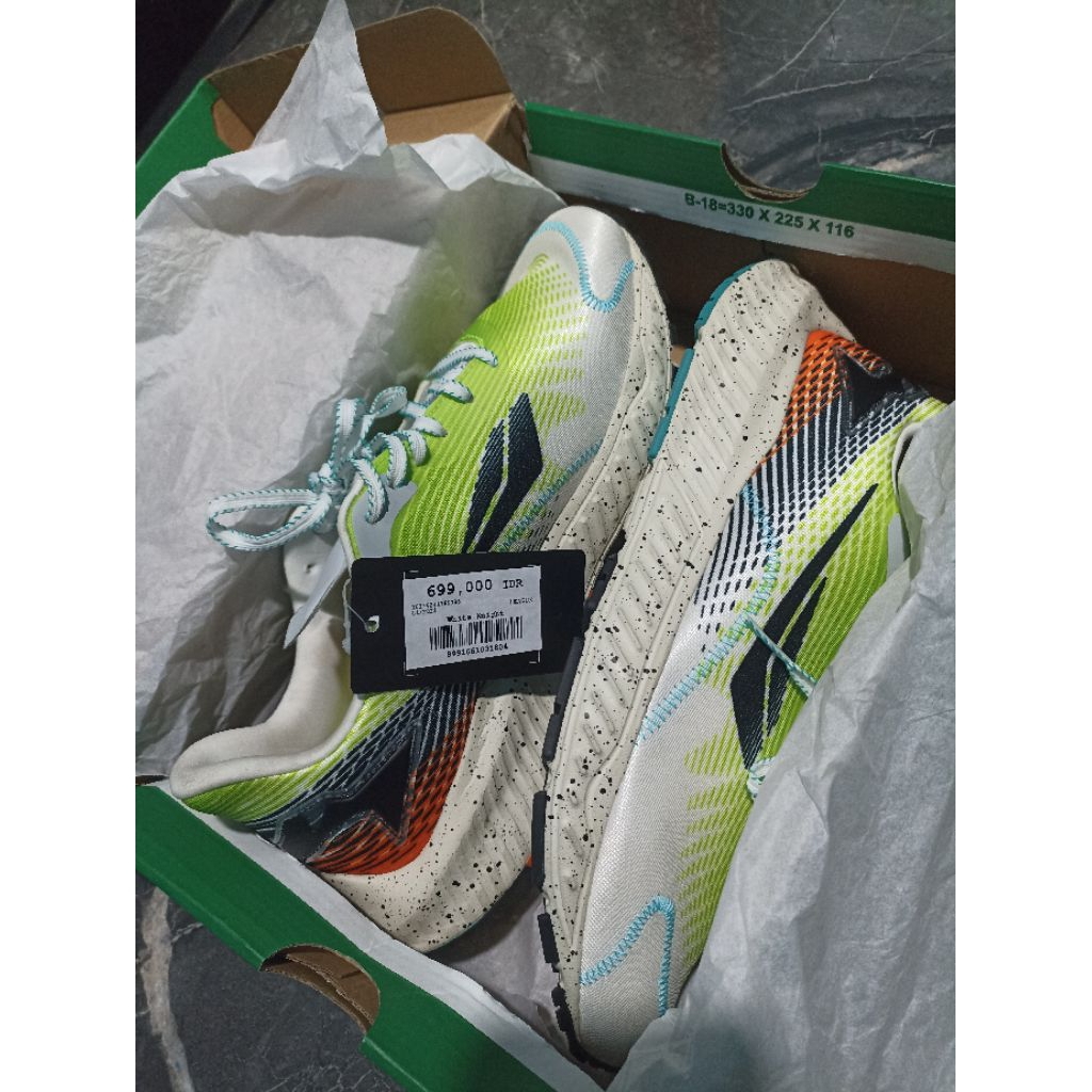 SEPATU RUNNING LEAGUE
