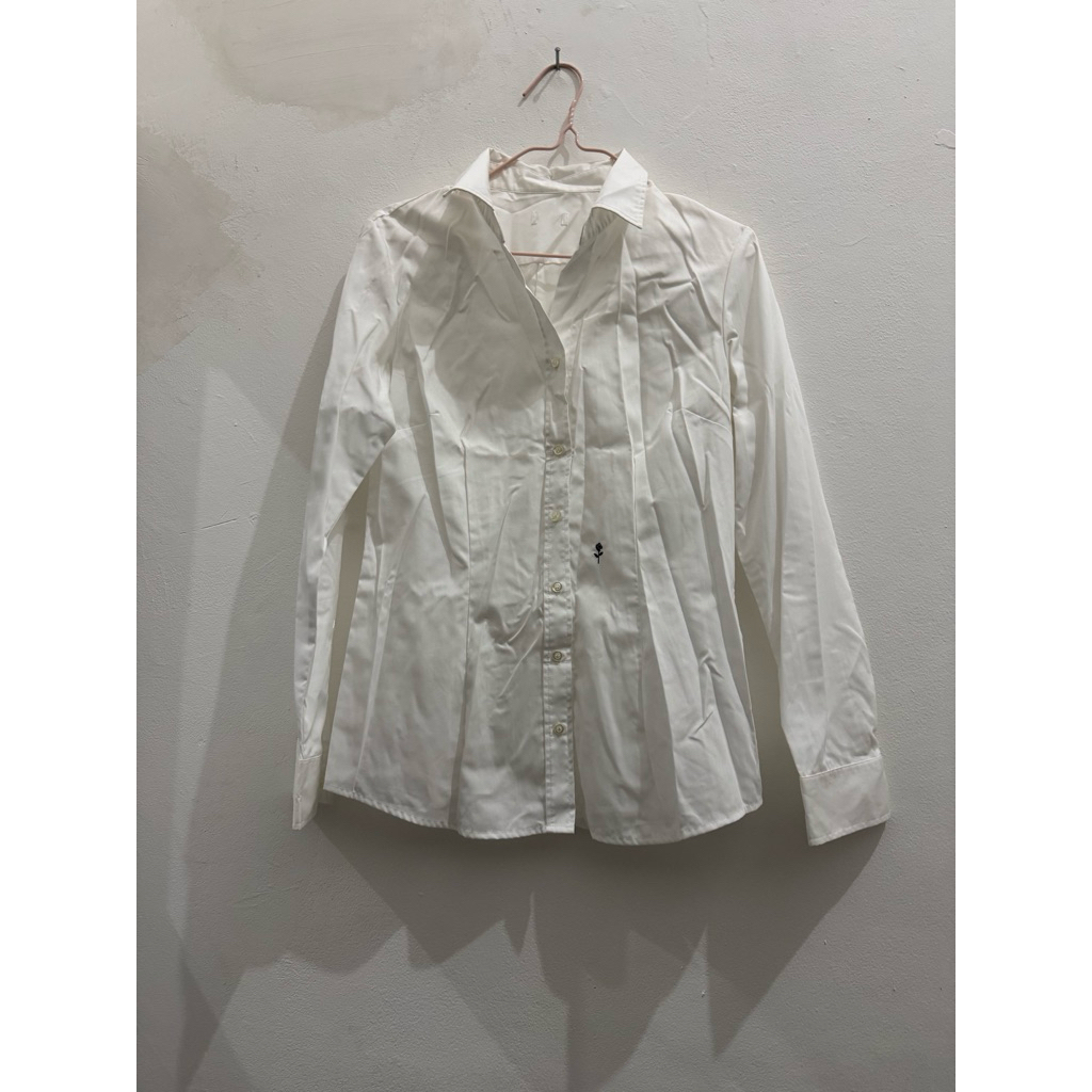 kemeja putih oversized