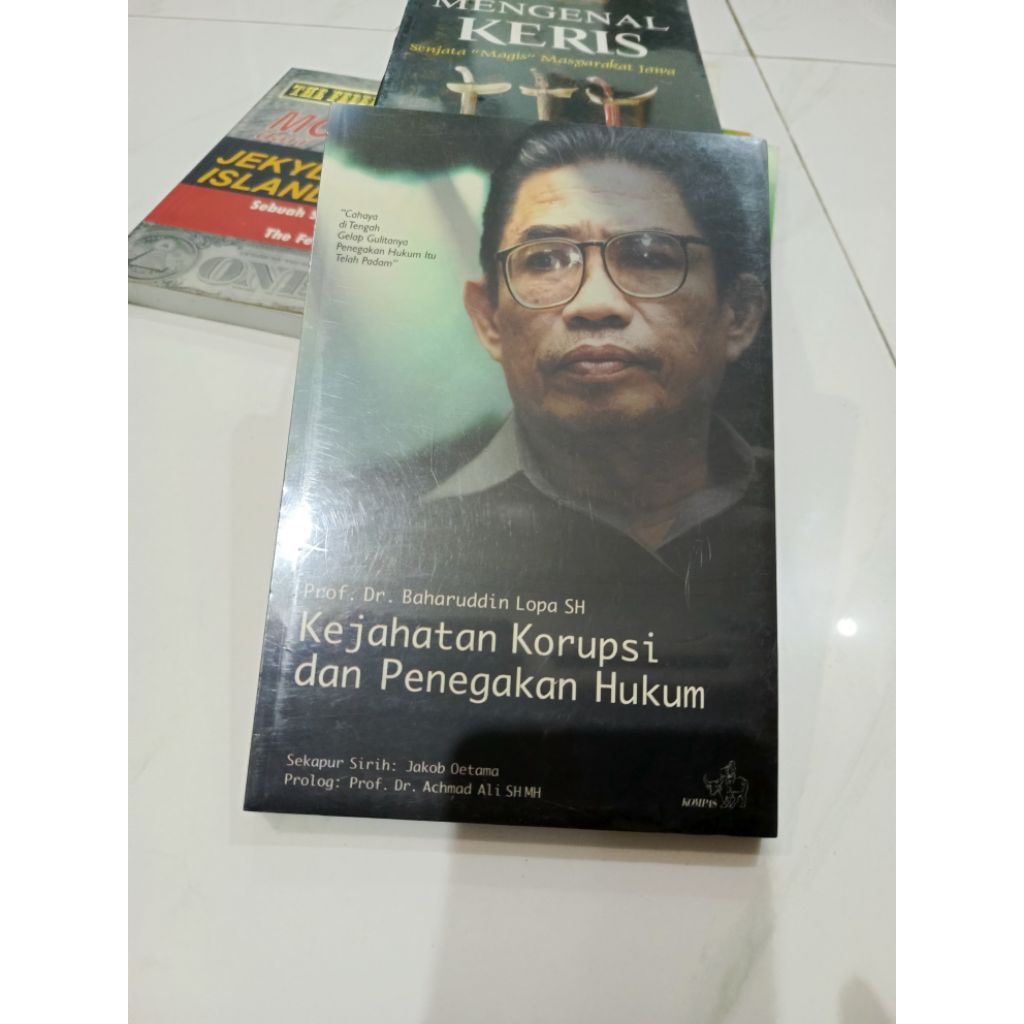 Kejahatan Korupsi dan Penegakan Hukum -Prof. Dr. Baharuddin Lopa SH-A2