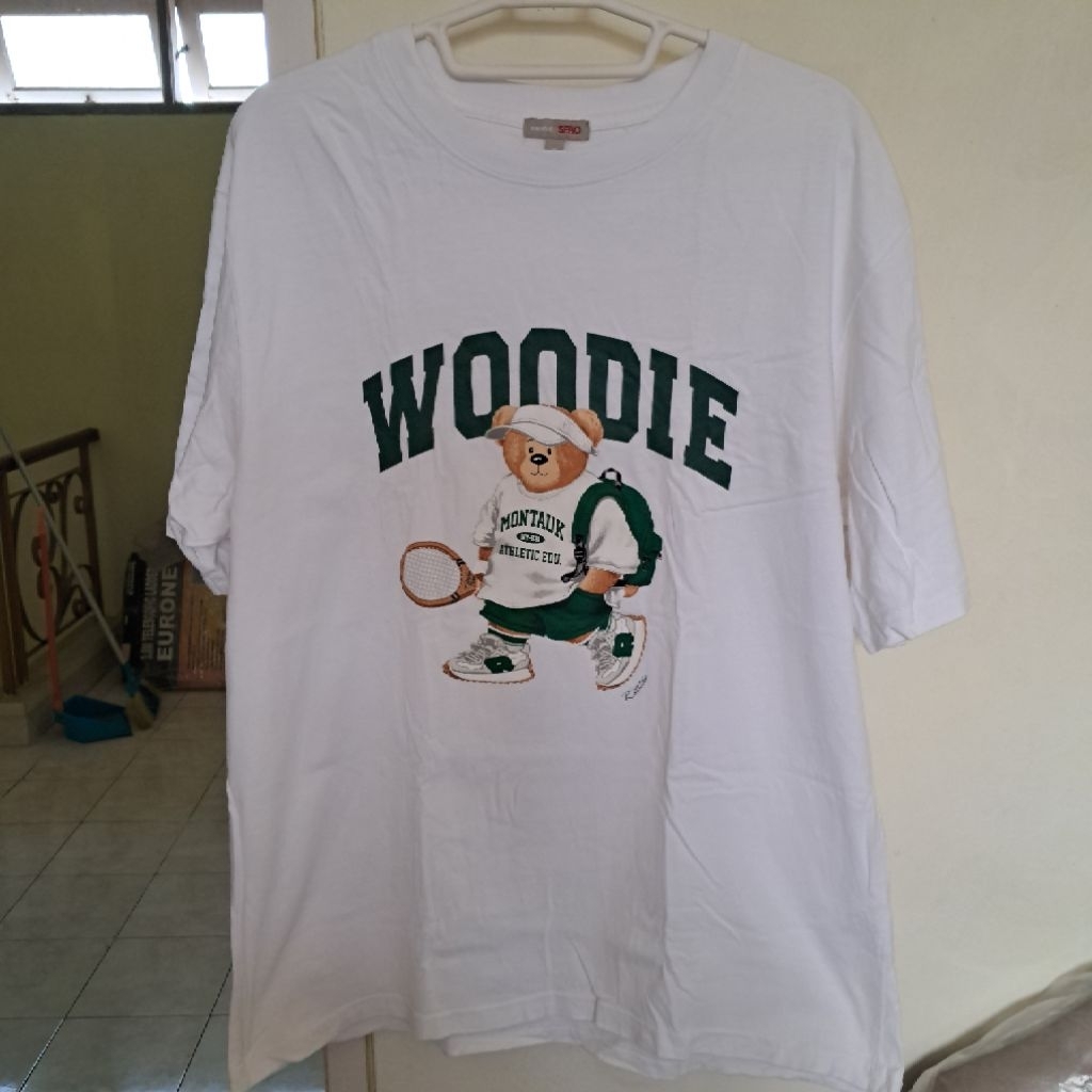 Kaos Woodie Beruang Backpack Tennis Tag Spao Made in India