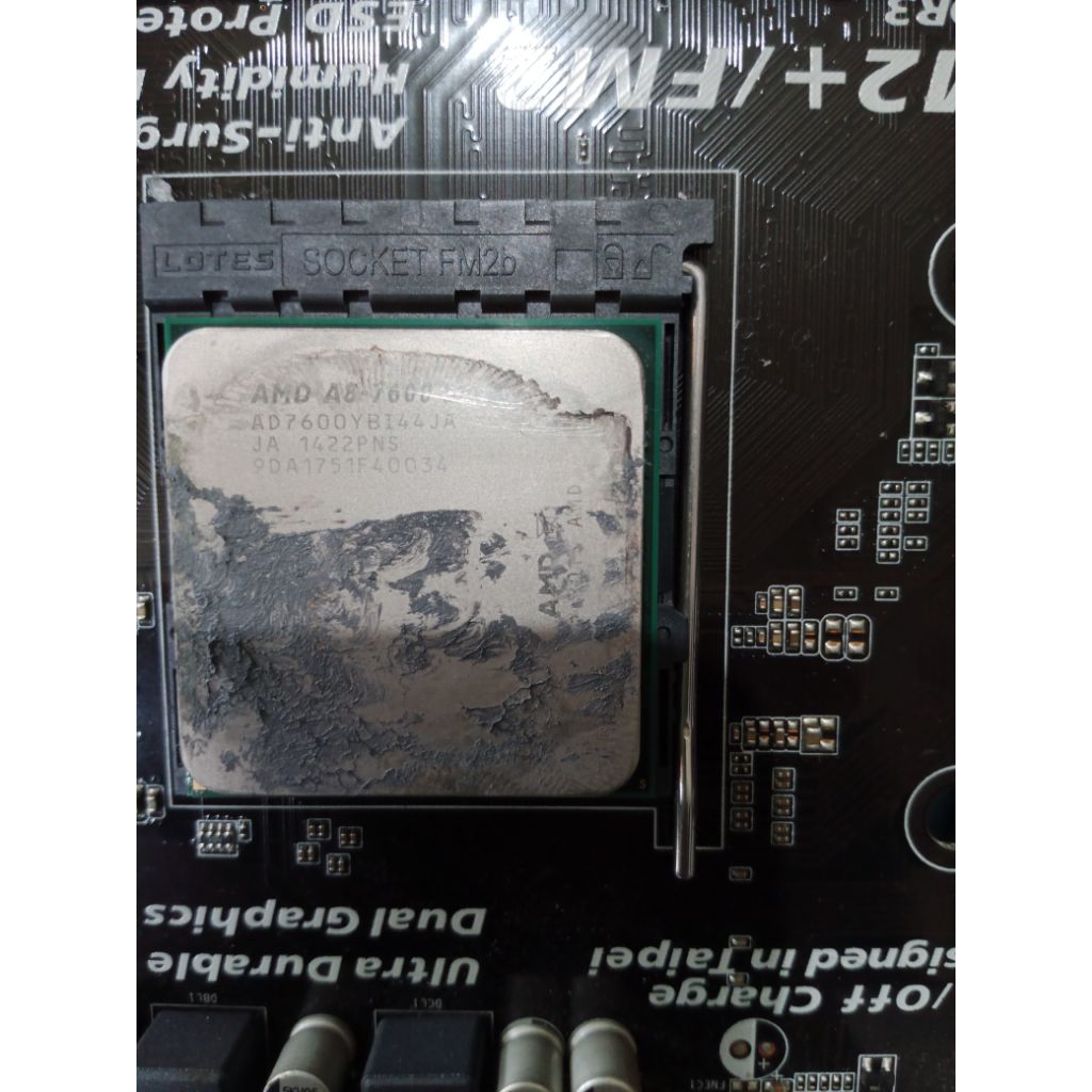 Processor A8 7600, onboard graphic (igpu) R7 2gb DDR3 Normal