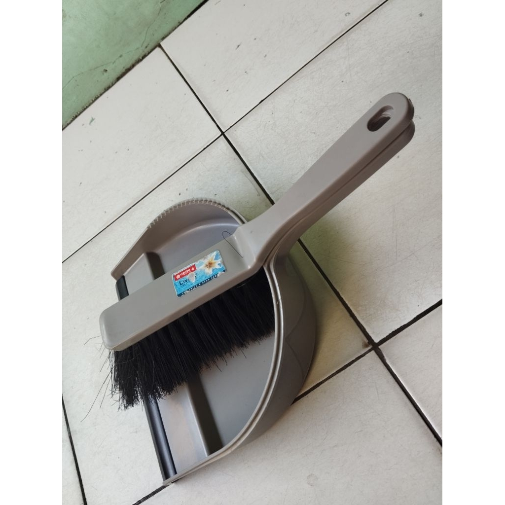 Sapu mobil/ Lion star