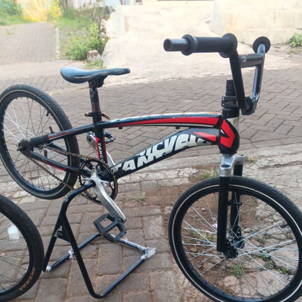 sepeda BMX tango size 20"