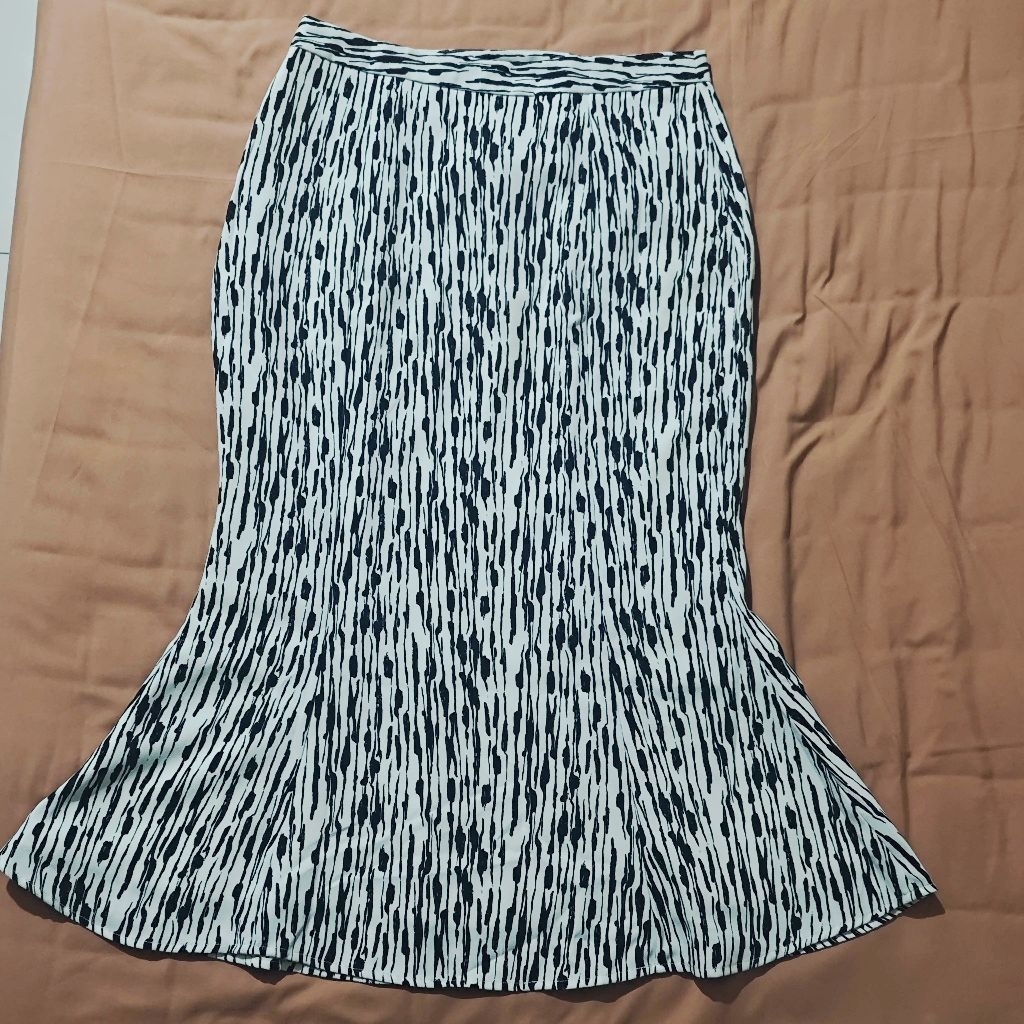 Rok Midi Motif The Executive (preloved)