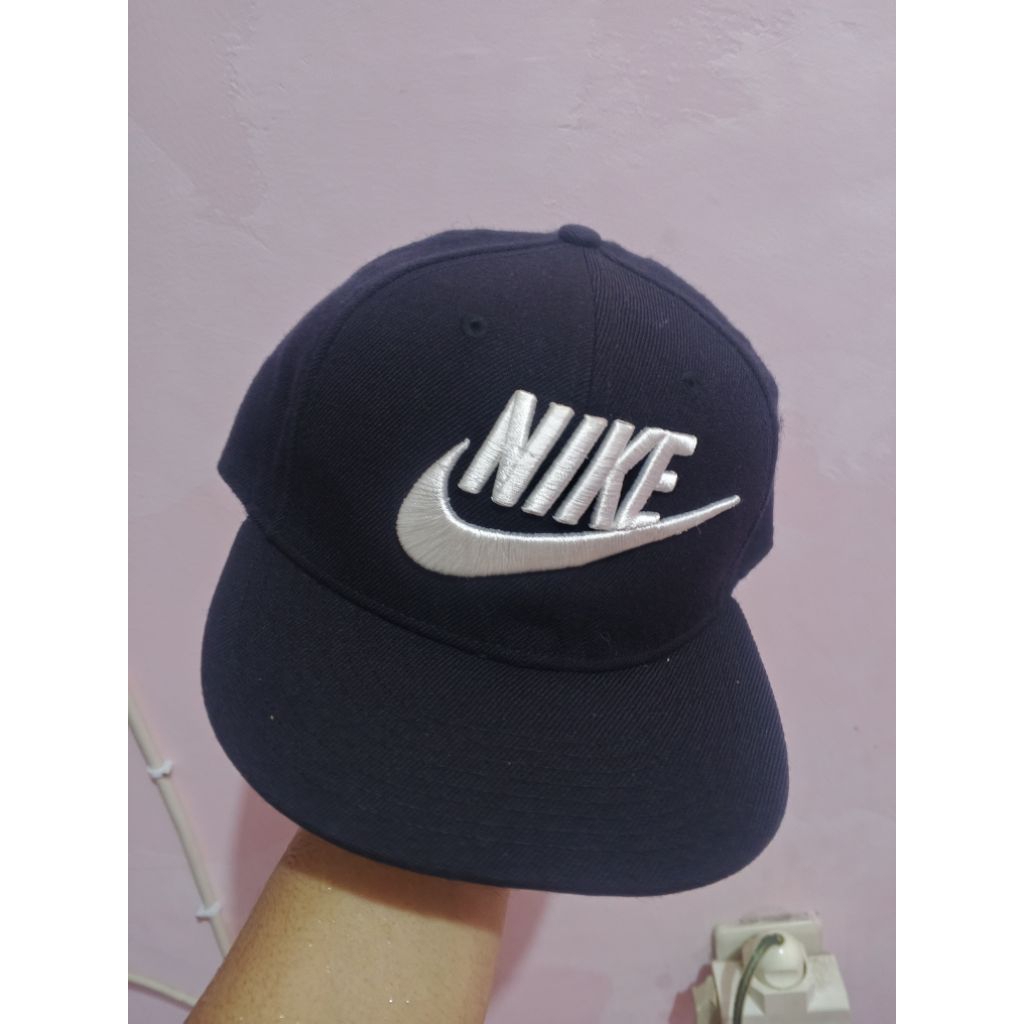 topi nike big logo