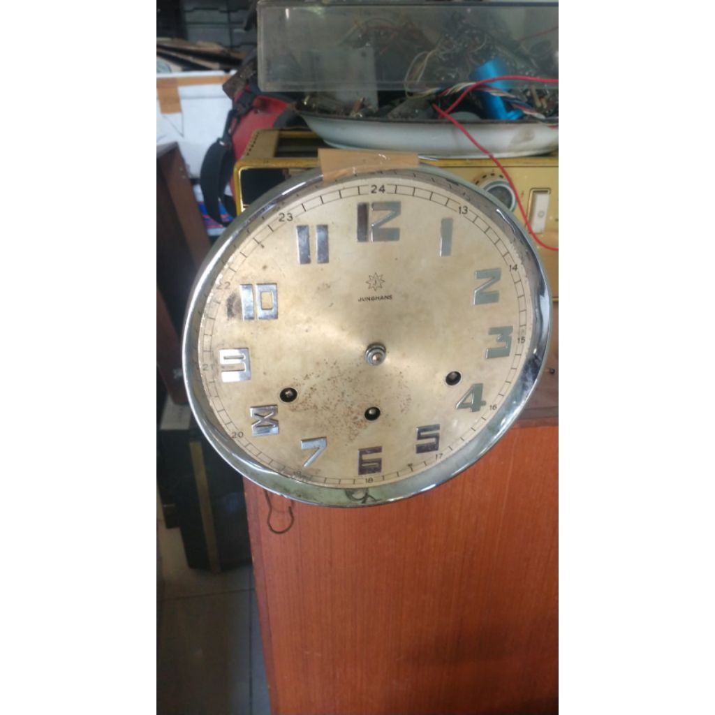 mesin jam kuno JUNGHANS W64  senar 8 german