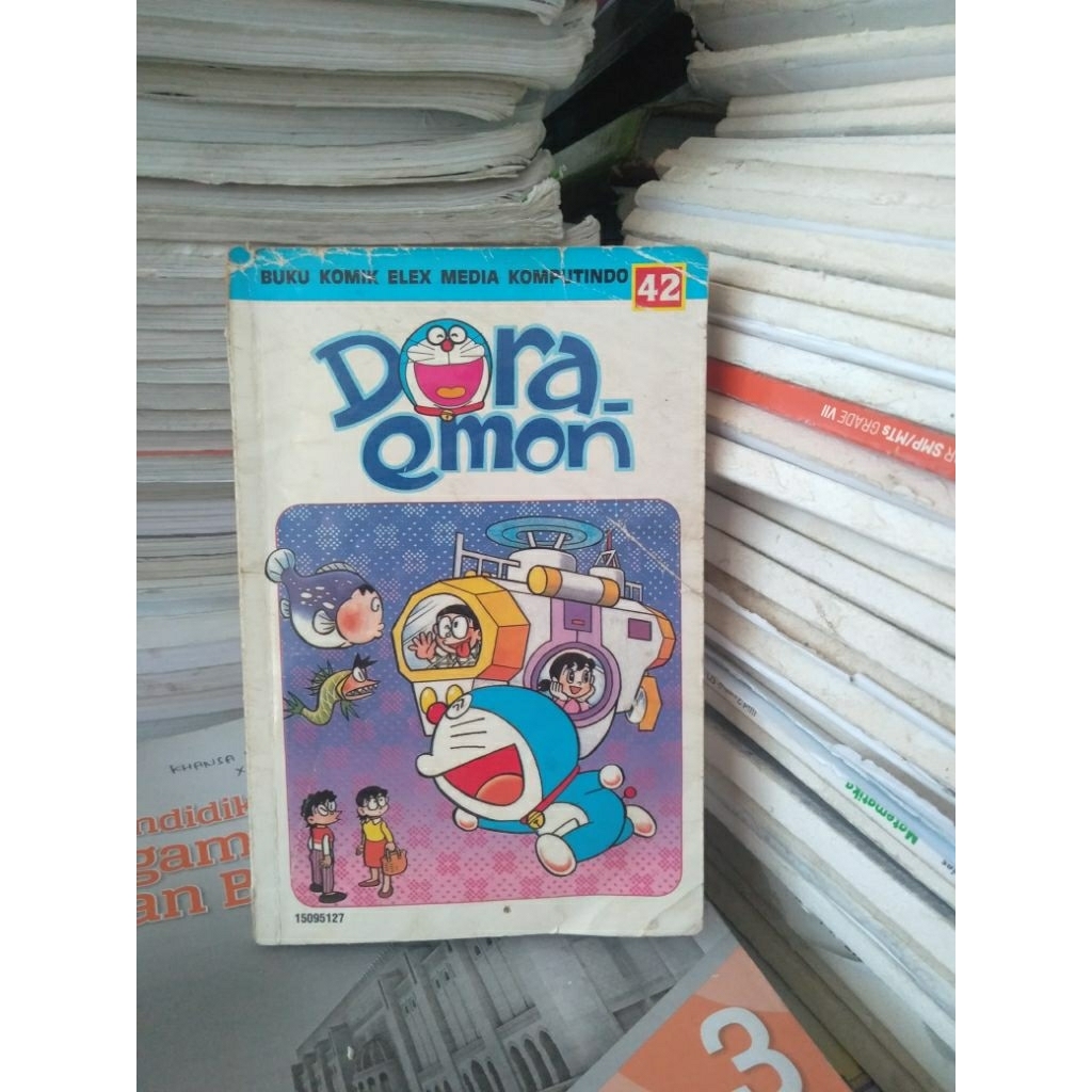 buku komik Doraemon volume 42