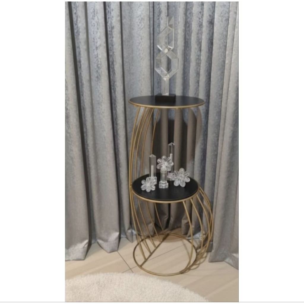 Rak meja anggrek minimalis shabby dengan desain elegan dan fungsional