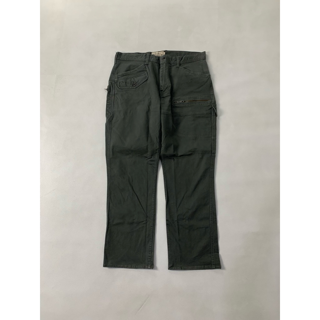 NV-196 Avirex Cargo Pants  Size 36 Lebar pinggang 92cm Panjang 101cm Paha 31cm Open leg 22cm