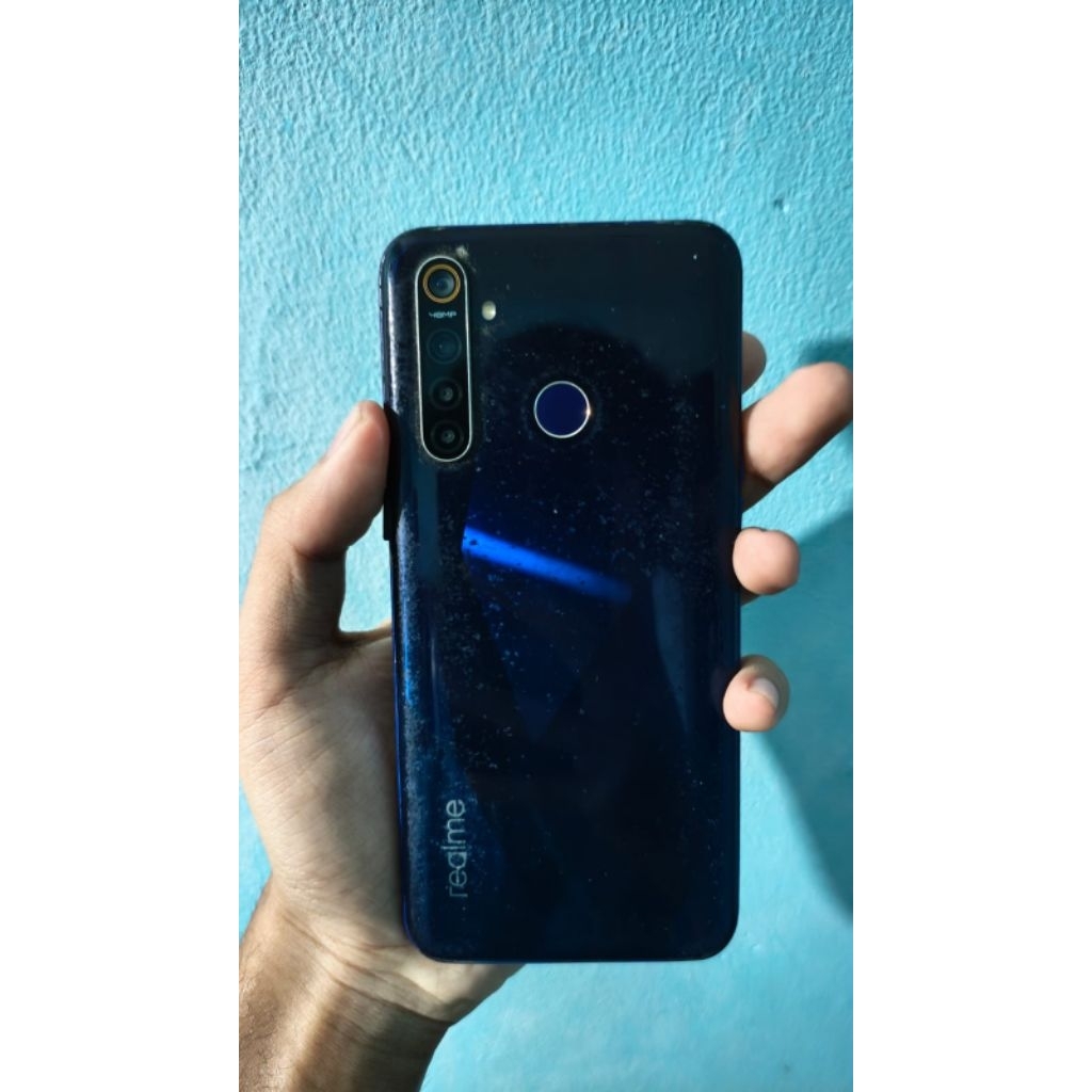 Realme 5 Pro Blue 4/128GB ada beberapa minus ringan