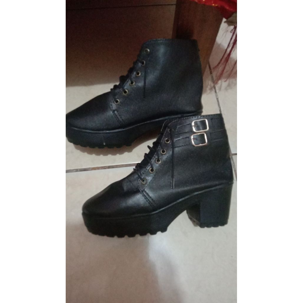 Boots Heels Wanita | Preloved