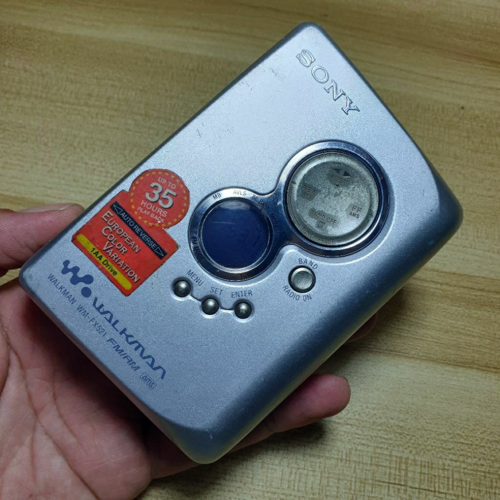 Walkman Sony WM - FX521 Radio Cassette Player 1 AA Drive