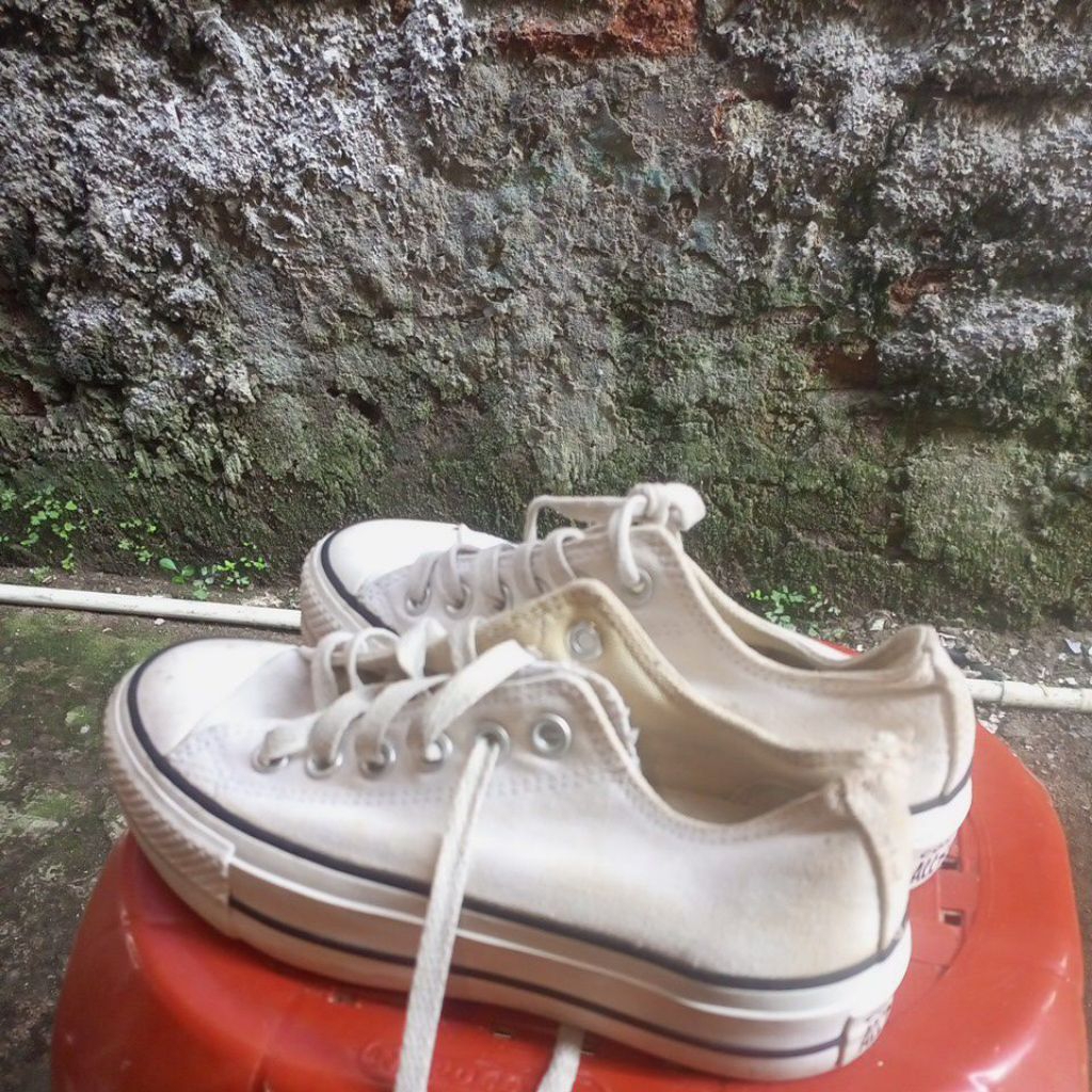 sepatu converse cocok untuk wanita bekas original ukuran 35