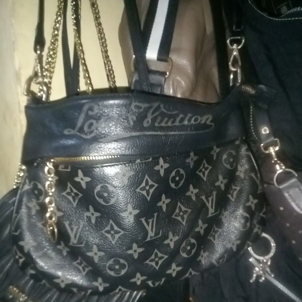 Preloved kulas LV Sling bang